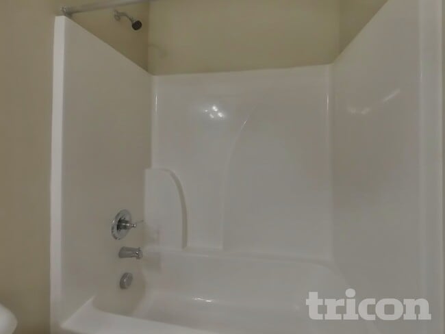 Building Photo - 938 Beverly Ct