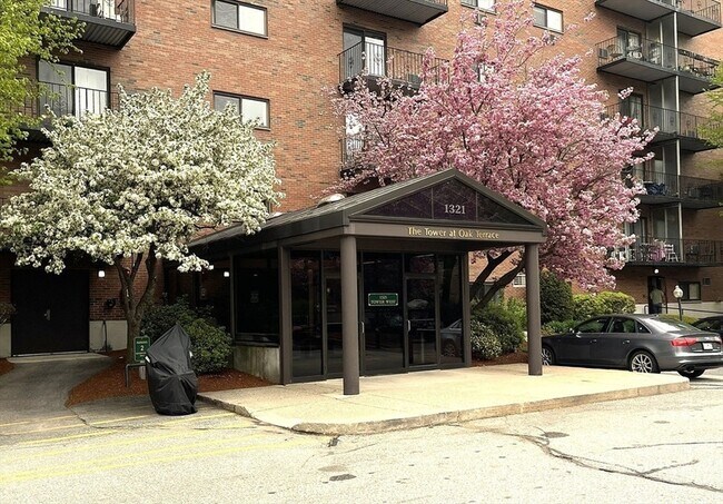 Building Photo - 1321 Worcester Rd