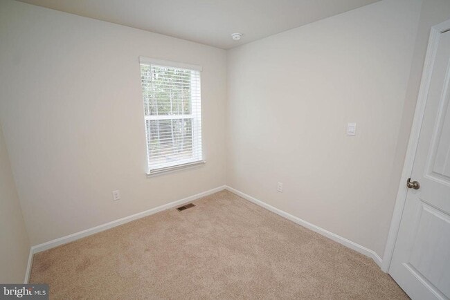 Building Photo - 852 Mersey Ln