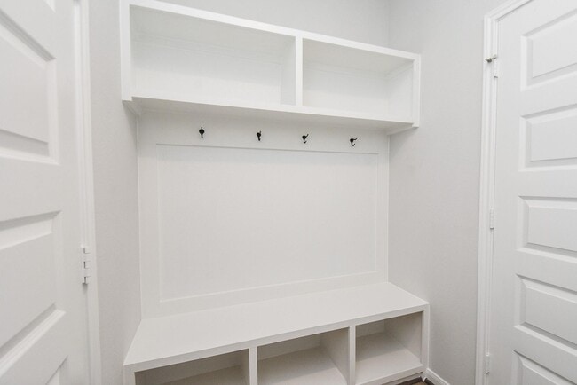 Building Photo - 8319 Bristlecone Pne Wy