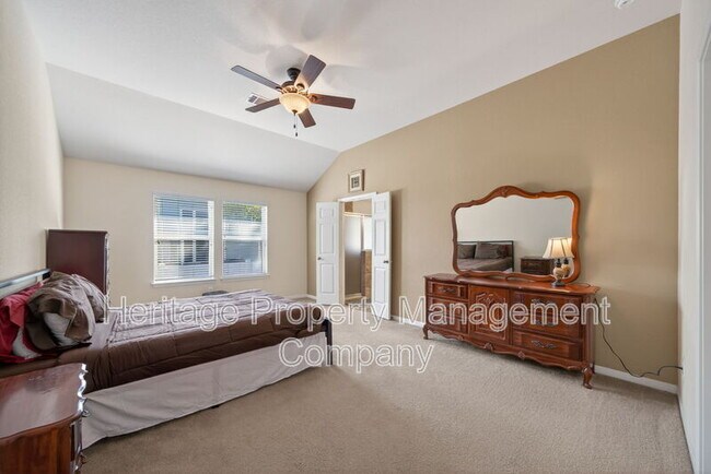 Building Photo - 147 Brook View