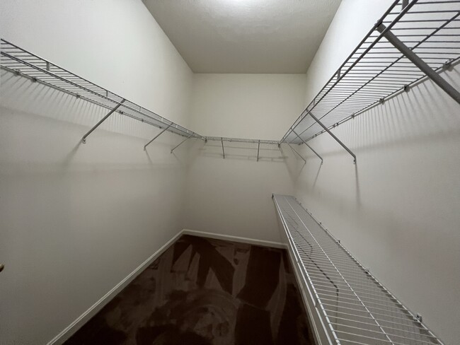 Huge master walk in closet - 106 Trotter Ln