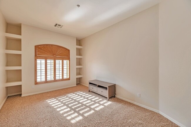 Building Photo - Stunning Mountain Views! Four Bed Home In East Scottsdale!