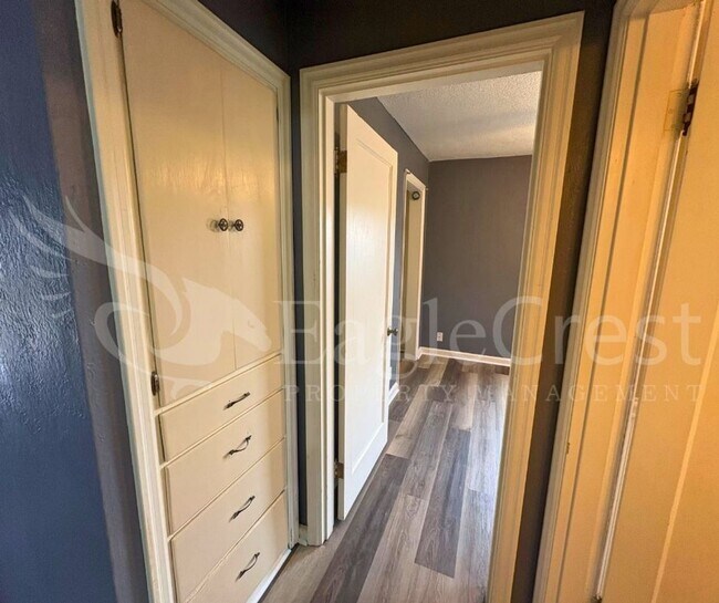 Building Photo - 127SW6