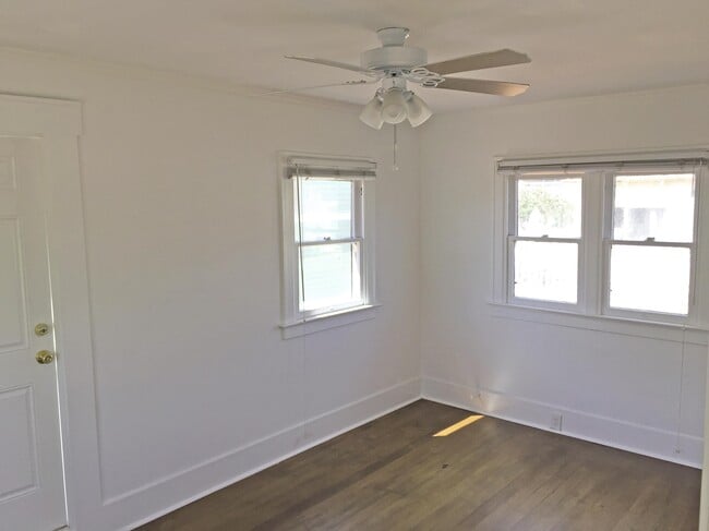BEDROOM 3 - 1085 Loma Dr