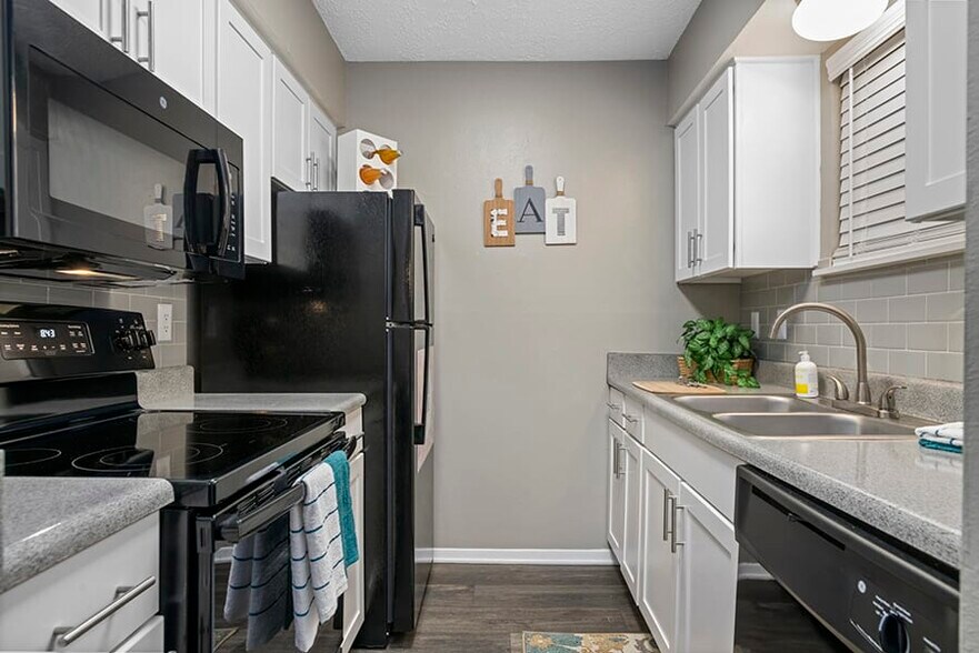 Building Photo - Artwood Apartment Homes