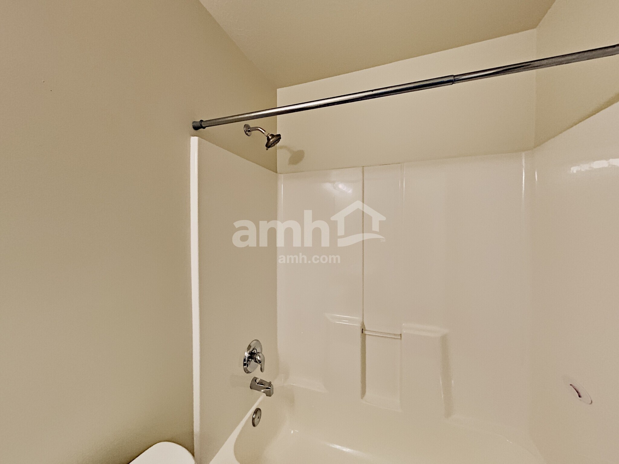 Building Photo - 2216 S 2685 W