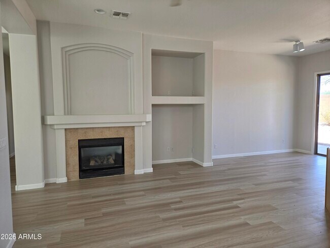 Building Photo - 13426 W Jacobson Dr
