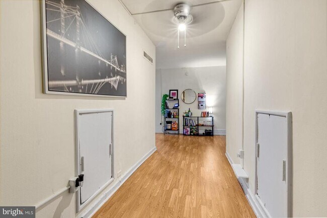 Building Photo - 1324 Locust St