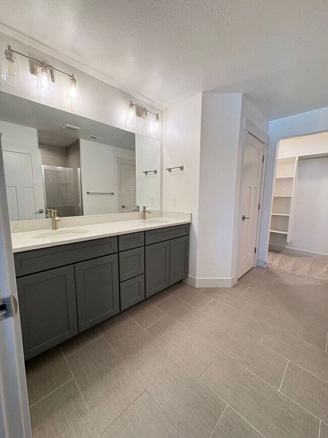 Building Photo - 1754 N Blaze Ln