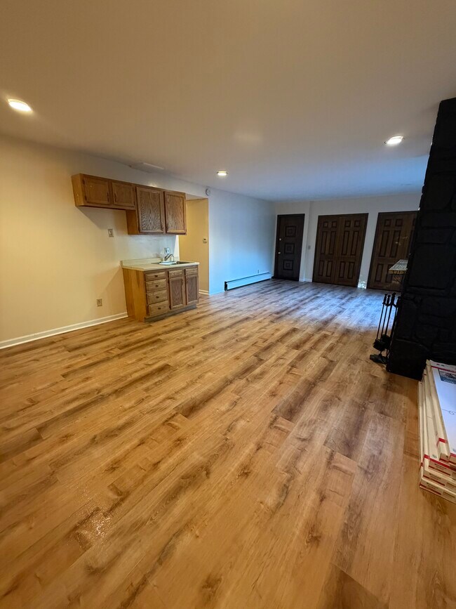 Building Photo - 28 Hermitage Ln