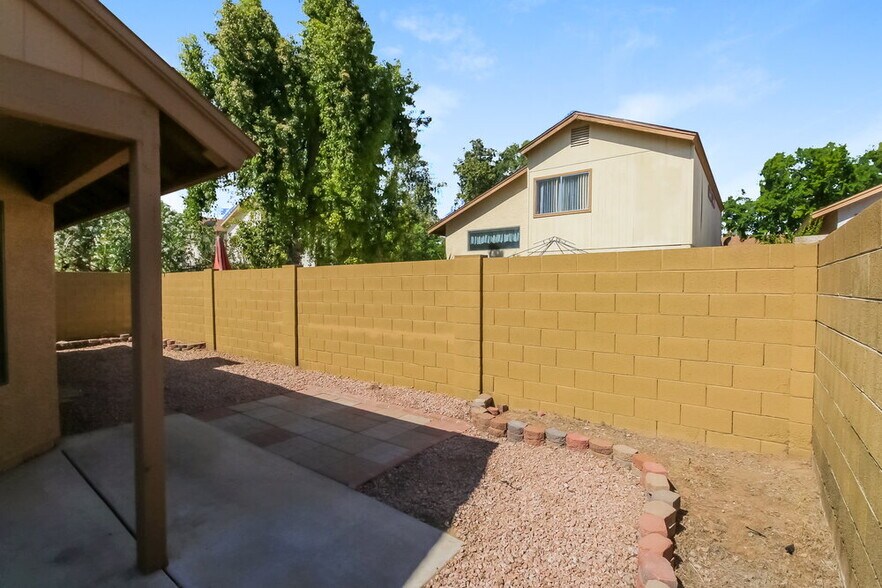 Building Photo - 5066 W Mercury Way