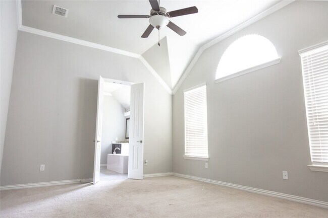 Building Photo - 16108 Gladewater Terrace