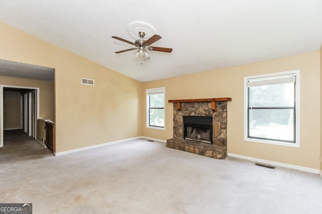 Building Photo - 507 Hollow Ct