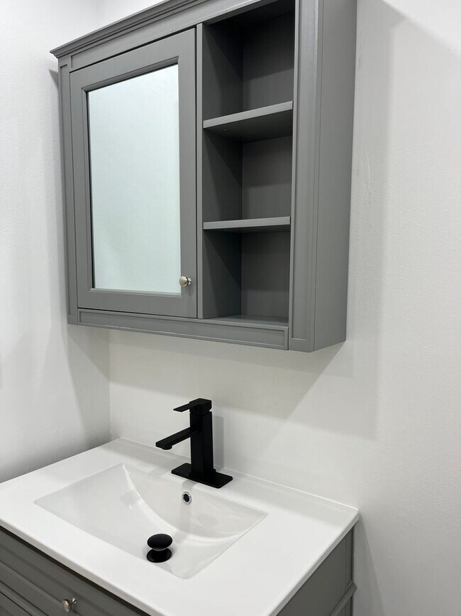 Building Photo - Beautiful 2 bedroom 2 bath Condo in Boca R...