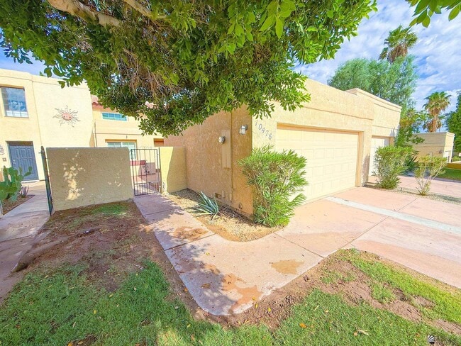 Building Photo - 10476 S Del Montes
