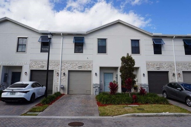 Building Photo - 385 NW 9th St