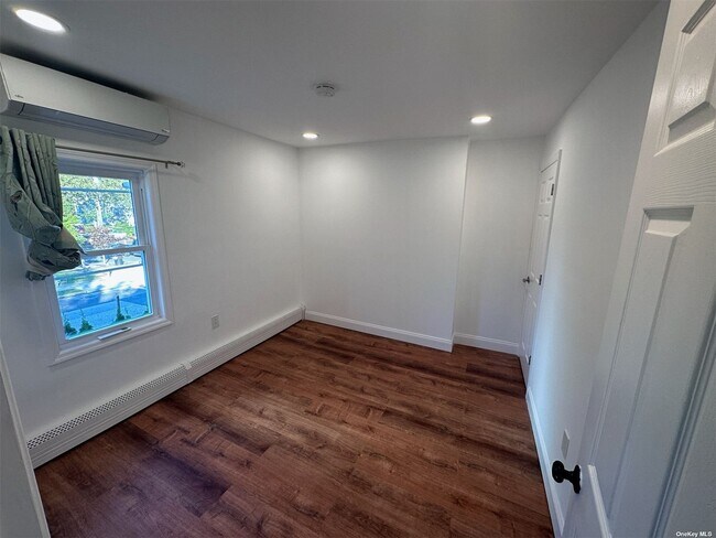 Building Photo - 89 N Forest Ave