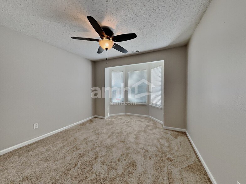 Building Photo - 674 Springtree Lane