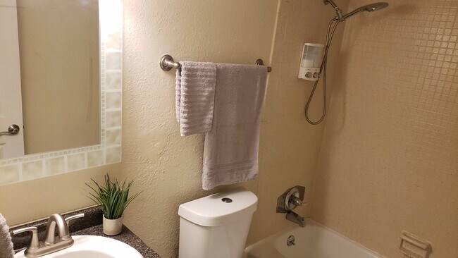 Building Photo - 507 NW 39th Rd