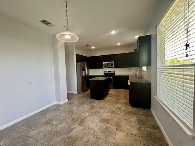 Building Photo - 372 Kingfisher Ln