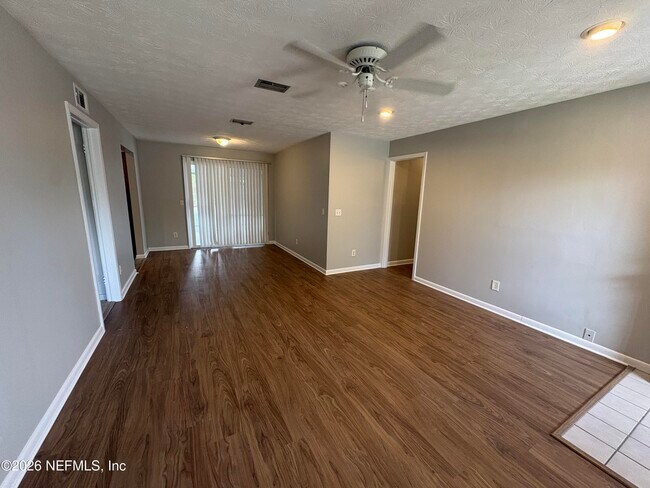 Building Photo - 6868 Medellin Ct