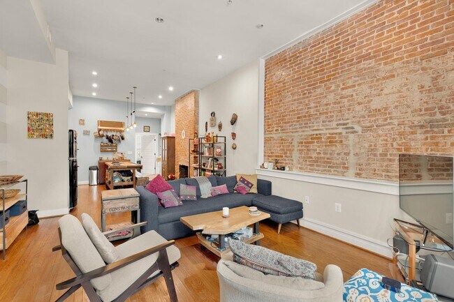 Building Photo - 1109 M St NW