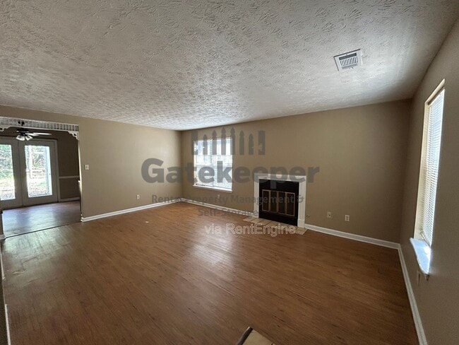 Building Photo - 101 Autumn Leaf