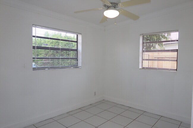 Building Photo - 5624 Purdy Ln