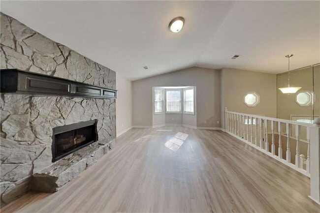 Building Photo - 2690 Old Ivy Ct NE