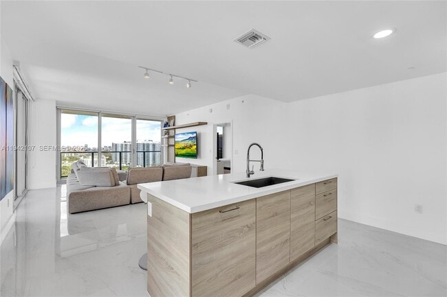 Building Photo - 16385 Biscayne Blvd