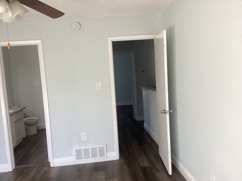 Building Photo - 7512 Chapin Rd