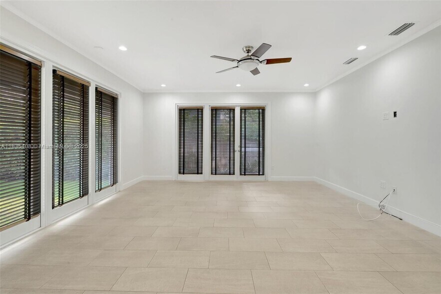 Building Photo - 5765 SW 84th St