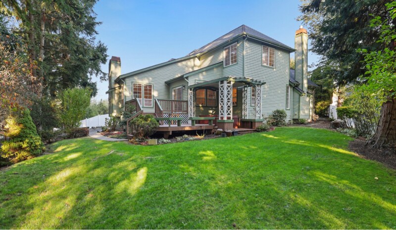 Building Photo - 2541 Lynnwood Ave NE