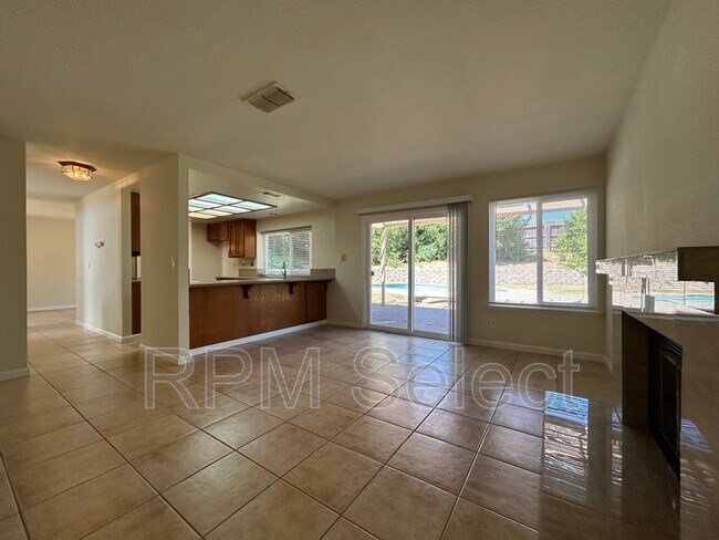 Building Photo - 1314 Jamestown Dr
