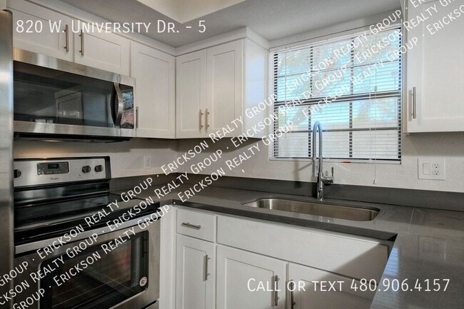 Building Photo - 820 W University Dr