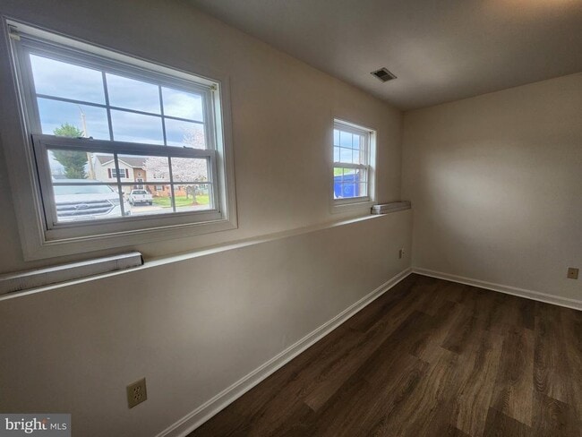 Building Photo - 1048 Kasinof Ave