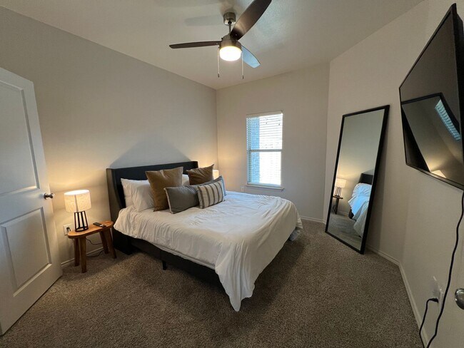 Building Photo - 2Bed/ 2Bath Available MAY- in Lubbock cooper ISD!