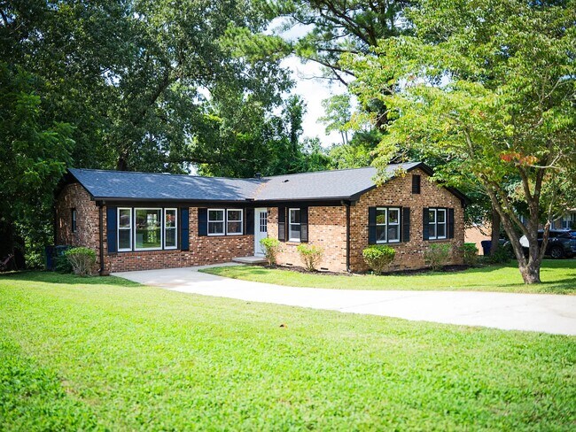 Building Photo - 914 Edison Rd