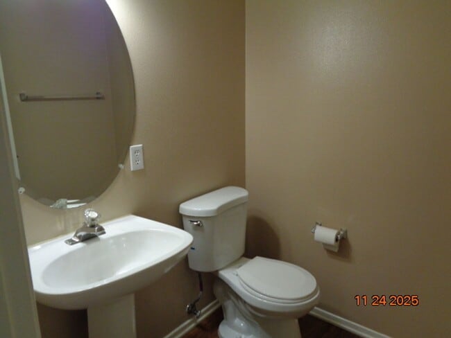 Building Photo - Gorgeous 2 Story Home Built in 1996 with 2476 sq. ft.