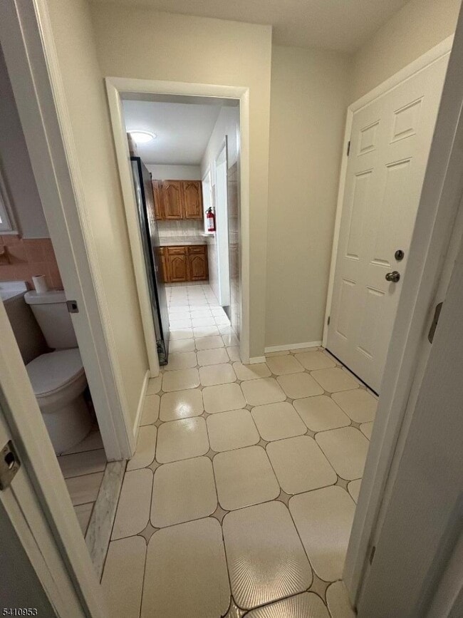 Building Photo - 128 Floyd St