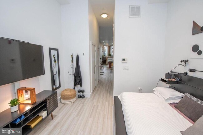 Building Photo - 1538 Ogden St