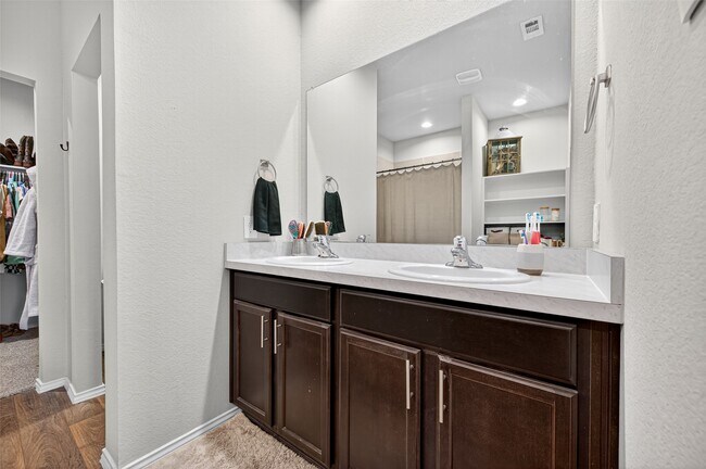 Building Photo - 14601 Blackbrush Mnr