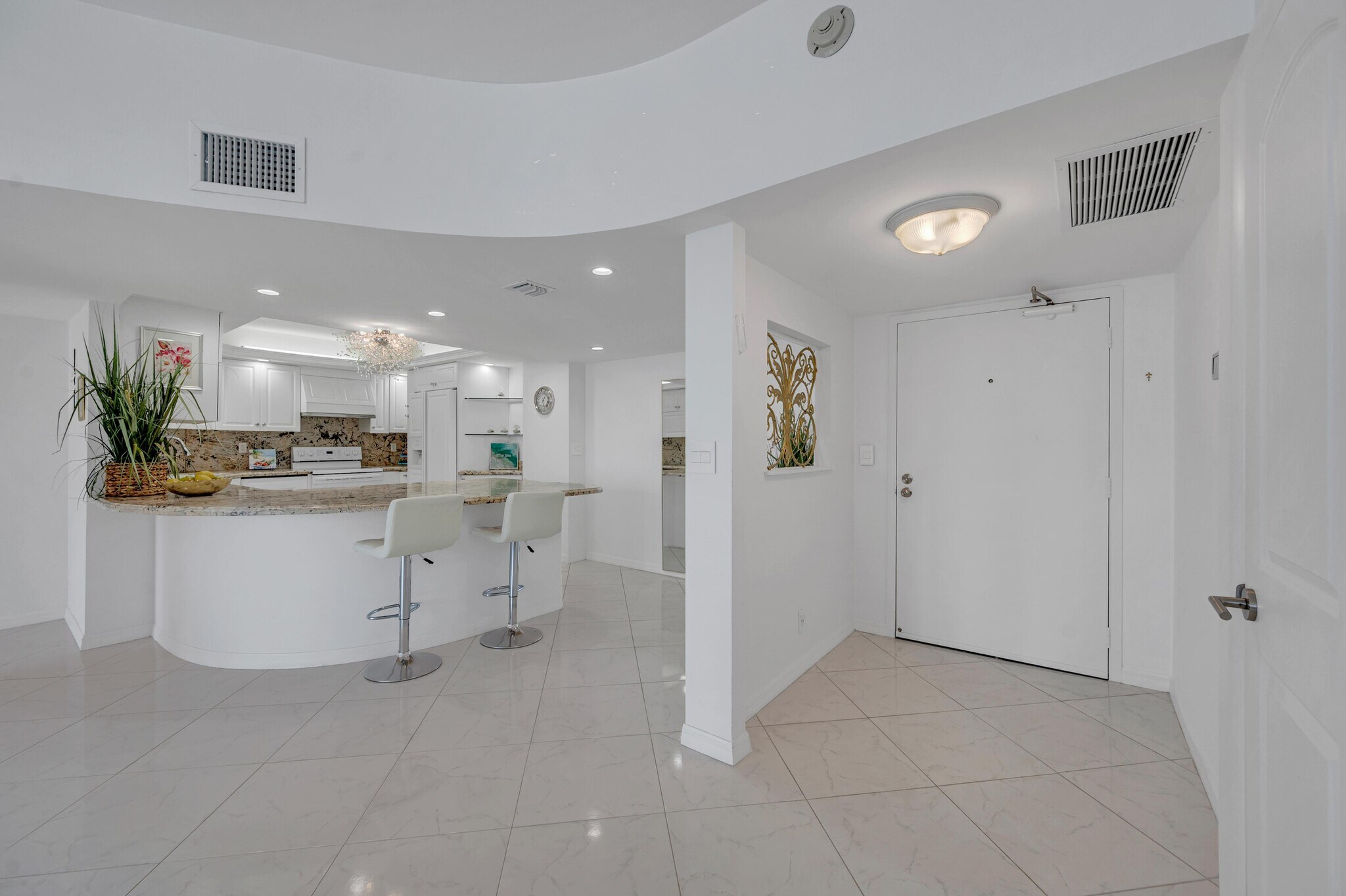 Building Photo - 4020 Galt Ocean Dr