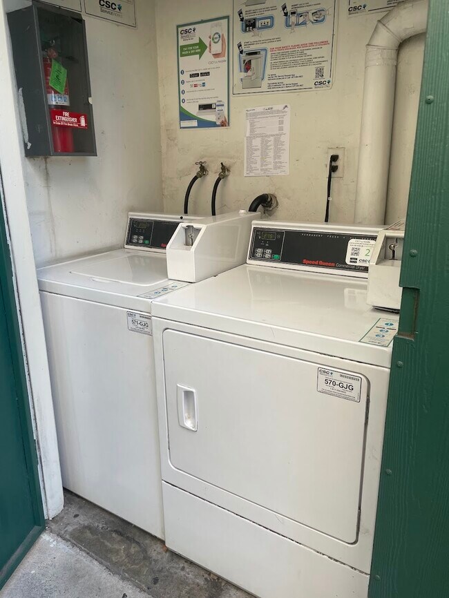 Building Photo - 1520 Venice Blvd