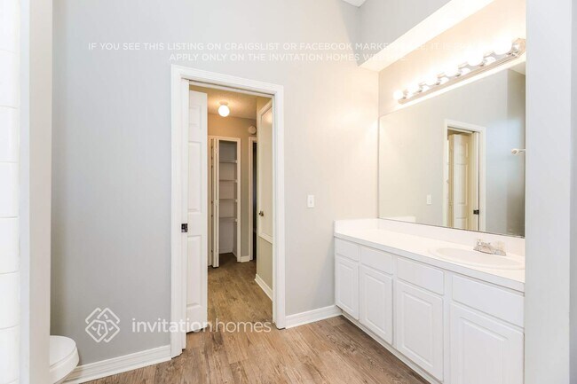 Building Photo - 4591 Misty Dawn Ct N