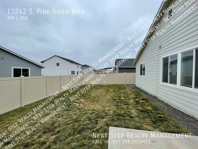 Building Photo - 13242 S Pine River Way