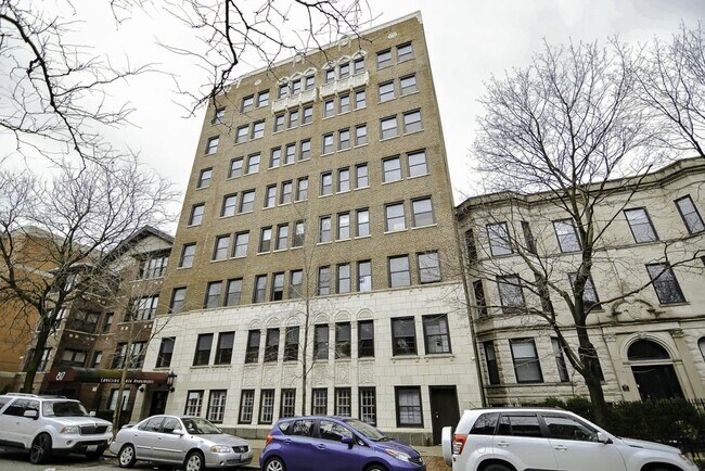 Building Photo - 820 W Lakeside Pl