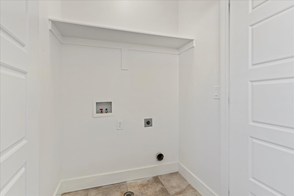 Building Photo - 2333 S Long Dr