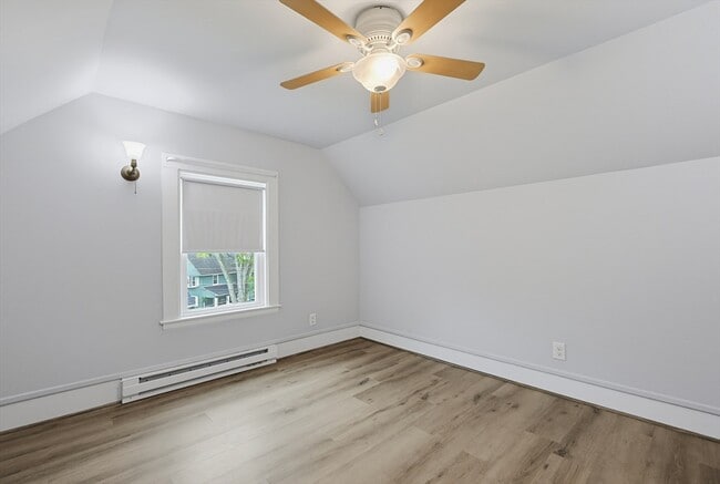 Building Photo - 63 Bancroft Park